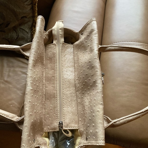 MG Collection - Picture 4 of 8